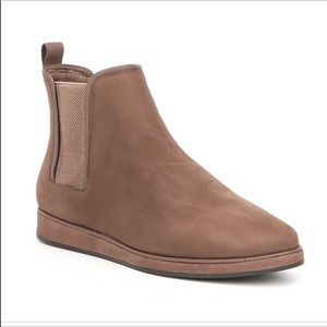 NWT Nurture by Lamaze Boots